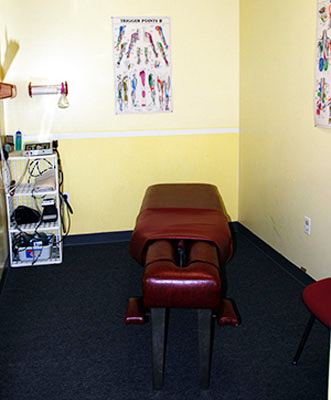 Chiropractic Woodlawn MD Yellow Room